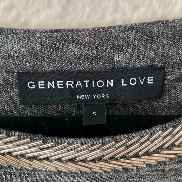 Generation Love Beaded T-Shirt Size S Gray Open Back Detail Revolve Linen Blouse - Picture 3 of 7